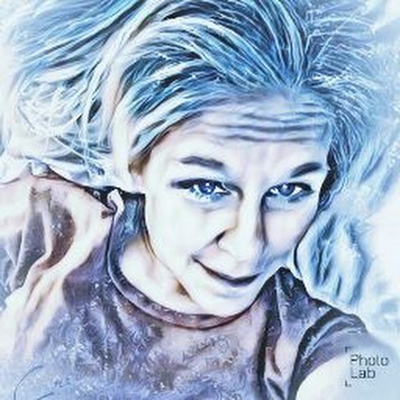 Meet your Posher, Amanda - Picture 1 of 1